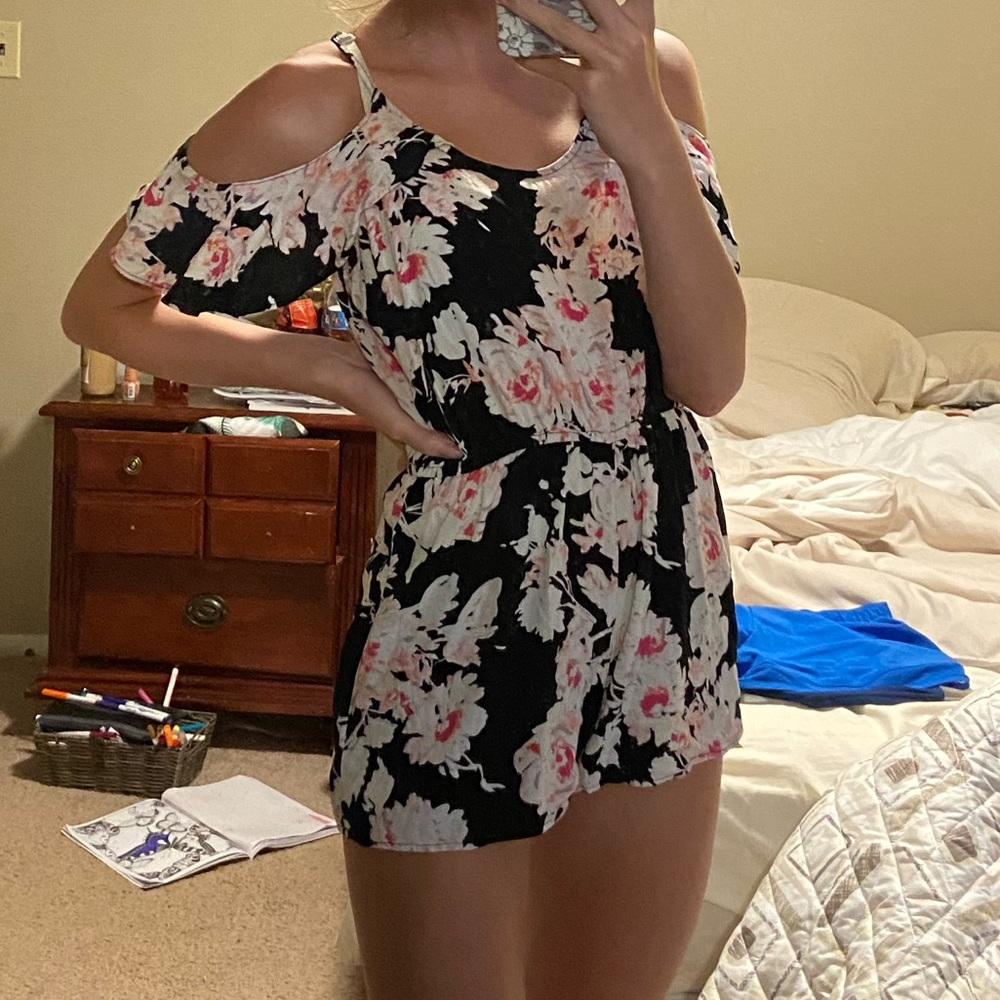 Size Medium Juniors Floral Romper